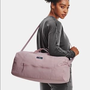 Under armour women’s UA midi duffle pink